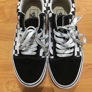Checkered Vans Low Top